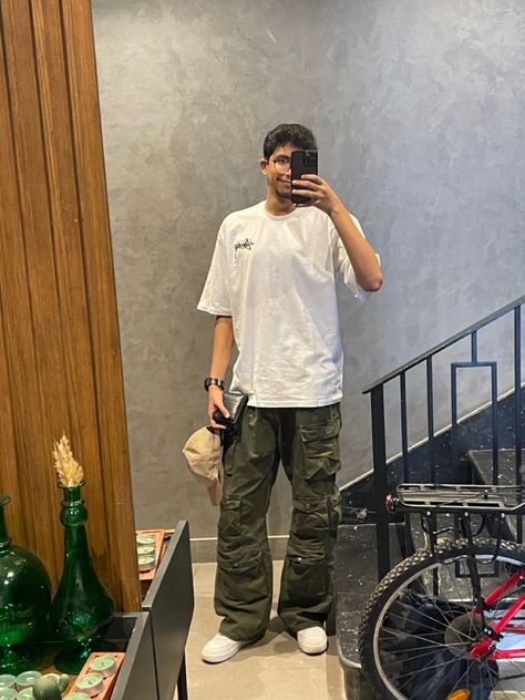 aesthetic military y2k pants outfit skinny Army Green Cargo Pants Outfit Men, Y2k Pants Outfit, Army Green Cargo Pants Outfit, Army Cargo Pants Outfit, Green Cargo Pants Outfit Men, Green Cargo Pants Outfit, Cargo Pants Outfit Men, Army Cargo Pants, Military Cargo Pants