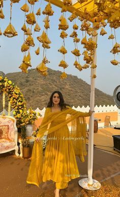 Yellow Outfit Traditional, Yellow Frock Suit For Haldi, Haldi Traditional Outfit, Anarkali Dress Photo Poses, Haldi Dresses For Women, Yellow Haldi Dress, Isha Sharma, Haldi Ceremony Outfit, Haldi Dress