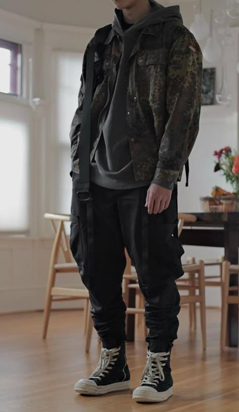 Streetwear Casual Male, Male Fashion Ideas Outfit, Male Clothes Style, Male Outfits Casual Street Styles, Cool Male Clothes, Fashionable Male Outfits, Male Outfit Styles, Fashion Design Clothes Men, Male Oc Outfits Casual