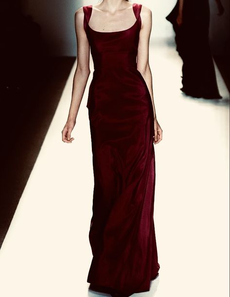 Deep Winter Prom Dress, Vevet Dresses, Winter Long Dress Elegant, Runway Dresses Aesthetic, Aesthetic Red Carpet Dress, Reformation Prom Dress, Winter Formal Party Outfit, Burgundy Gown Classy, Dark Red Evening Dress