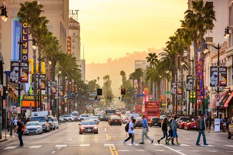 Voyage New York, Outdoor Shopping, Warner Bros Studios, Los Angeles Shopping, Hollywood Boulevard, Los Angeles City, Leyte, Hollywood Sign, United Airlines