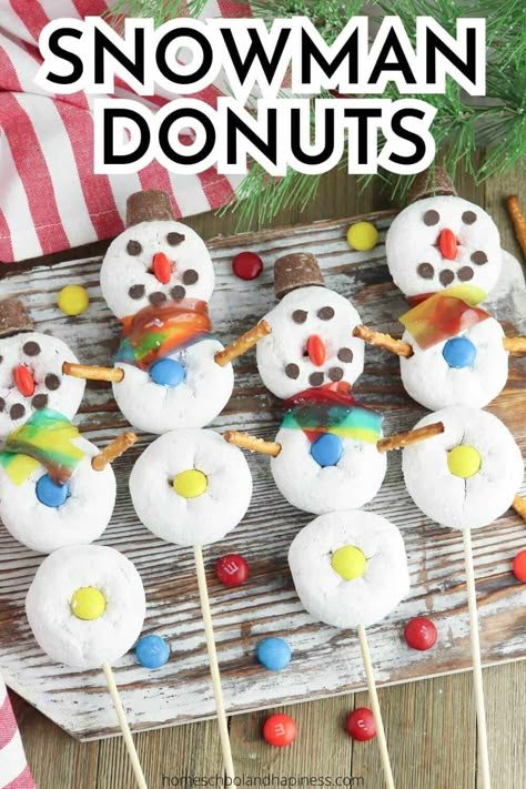 Donuts On A Stick, Easy To Make Christmas Treats, Donut Snowman, Christmas Treats For Kids, Snowman Donuts, Christmas Tree Desserts, Christmas Treats To Make, Classroom Christmas Party, Snowman Treats