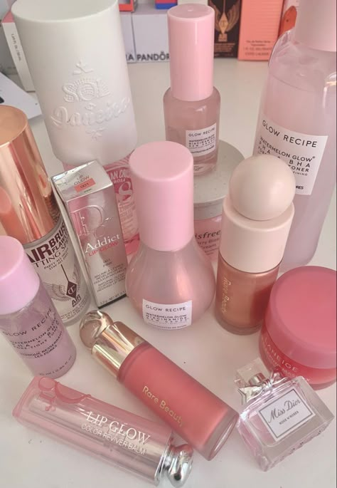 Pretty Skin Care, Pretty Skin, Skincare And Makeup, Makeup And Skincare, Clean Girl, Skincare Makeup, Makeup Skin Care, Just A Girl, Pink Aesthetic