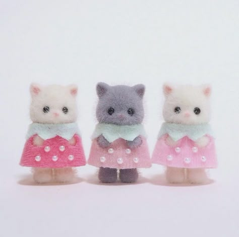 헬로키티 배경화면, Calico Critters Families, Critters 3, Calico Critter, Sylvanian Family, Sonny Angels, Calico Critters, Little Critter, Cute Little Things