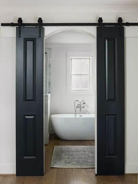 Barn Bathroom, Bathroom Interior Design Modern, Rustic Farmhouse Bathroom, Farmhouse Bathroom Remodel, Custom Barn Doors, Bathroom Decor Ideas Themes, Farmhouse Decor Diy, Bathroom Decor Luxury, Bathroom Black