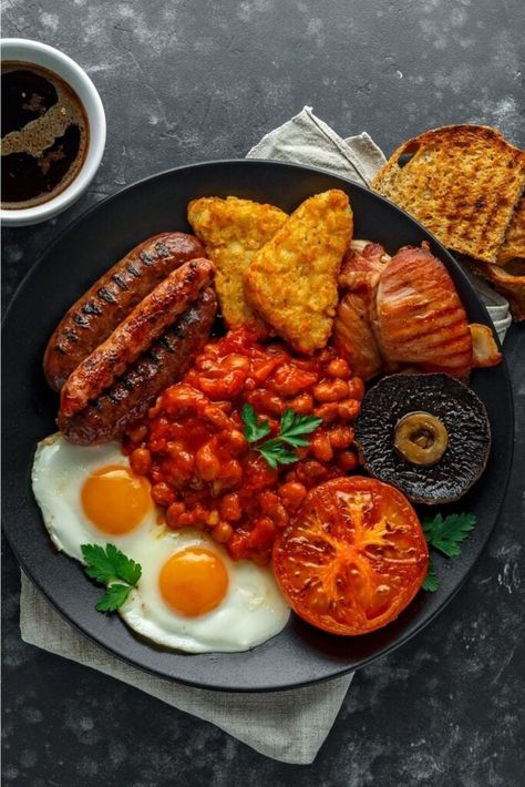 Irish Breakfast Recipes, Traditional Irish Breakfast, Full Irish Breakfast, British Breakfast, Irish Breakfast, Breakfast Platter, Full English Breakfast, Traditional Breakfast, Breakfast Plate