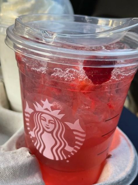 Starbucks Strawberry Refresher, Refresher From Starbucks, Acai Drink, Starbucks Strawberry Acai Refresher, Starbies Drinks, Strawberry Acai Refresher, Starbucks Aesthetic, Starbucks Strawberry, Cold Starbucks Drinks