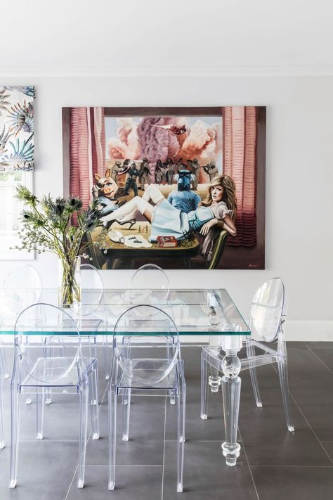 In more than 20 dining areas, these Dering Hall designers creatively paired acrylic/lucite chairs with unique accessories and a range of materials, including marble, wood, and metal, to deliver standout designs. #acrylicfurniture #acrylicdesign #diningroom #moderndiningroom Acrylic Dining Chairs, Lucite Chairs, Acrylic Chair, Chic Chair, Acrylic Furniture, A&b Home, Marble Wood, Contemporary Dining Room, Acrylic Table