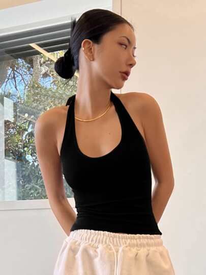 Black Halter Top Outfit Summer, Halter Top Outfit Summer, Black Halter Top Outfit, Halter Top Outfits, Halter Neck Top Outfit, Backless Top Outfit, Halter Tops Outfit, Black Top Outfit, Backless Halter Top