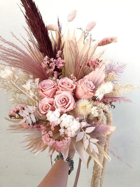 Bridal bouquet fall