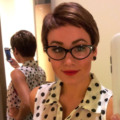 How to Grow Out a Pixie Haircut | Hello, Quarterlife Crisis Pixie Cut And Glasses, Short Hair And Glasses, Grow Out A Pixie, Growing Out Pixie Cut, Growing Out Pixie, Growing Out A Pixie, Retro Haircut, Pixie Bob Hair, Growing Out Bangs