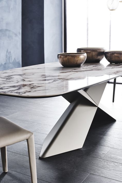 Table with base in titanium (GFM11), bronze (GFM18), graphite (GFM69) or black (GFM73) embossed lacquered steel, Brushed Bronze or Brushed Grey. Marmi Calacatta (KM01), Alabastro (KM02), Ardesia (KM04), matt Golden Calacatta (KM05), glossy Golden Calacatta (KM06), matt Portoro (KM07), glossy Portoro (KM08), glossy Sahara Noir (KM09), Emperador (KM10), Makalu (KM11), Breccia (KM12) or Arenal (KM13) ceramic top. Luxury Dining Tables, Cattelan Italia, Marble Dining Table, Table Metal, Marble Dining, Luxury Dining, Contemporary Dining, Brushed Bronze, Dining Table Design