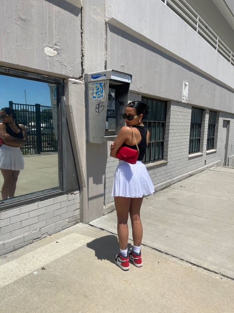 Poses Wearing Skirt, Summer Jordans Outfit, Jordans Summer Outfit, Skirts With Jordan’s, Outfits For Jordans Women, Skirts With Jordans, Skirt And Jordans Outfit, Jordans Skirt Outfit, Jordan 1 Outfits Womens