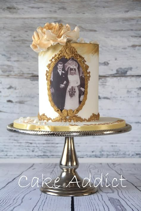 60th Anniversary Centerpieces, 60th Anniversary Cake, Golden Wedding Anniversary Ideas, Edible Photo Cake, Golden Anniversary Cake, Golden Wedding Cake, Golden Wedding Anniversary Cake, Cheap Candle, Anniversary Cake Ideas