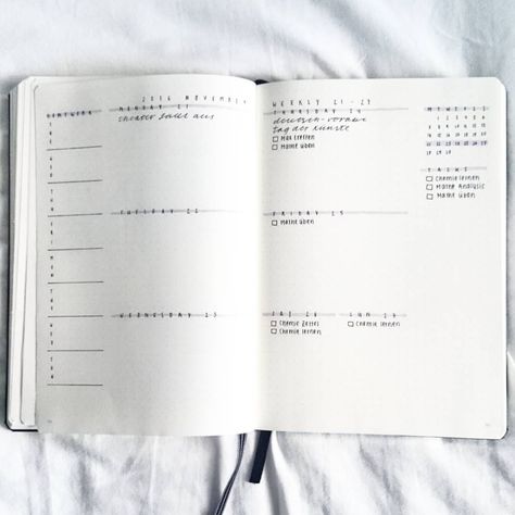 Bullet Journal Weekly Spread Layout, Bullet Journal Period Tracker, Minimalist Bullet Journal Layout, Bullet Journal Simple, Minimalist Bullet Journal, Planning School, Bullet Journal Minimalist, Weekly Log, Bullet Journal Monthly Spread