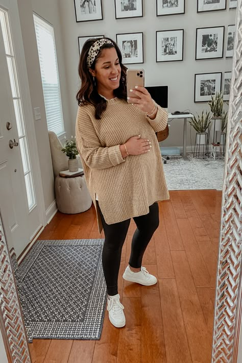 Simple Style blogger, Meach, wearing a stylish maternity outfit including an oversized maternity sweater and faux leather maternity leggings. Fall And Winter Maternity Outfits, Maternity Wardrobe Essentials, Cute Maternity Clothes, Maternity Capsule Wardrobe, Pregnancy Fashion Fall, Fall Maternity Outfits, Casual Maternity Outfits, Postpartum Fashion, Winter Maternity Outfits