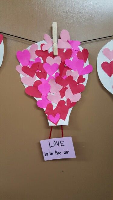 Love Is In The Air Craft For Kids, Love Is In The Air Preschool Craft, Valentines Day Crafts For Toddlers, Valentines Art For Kids, Vday Crafts, Preschool Valentines Activities, Preschool Valentine Crafts, Toddler Valentine Crafts, Valentines Activities