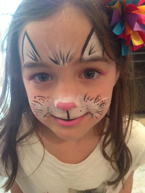 Katze Mehr Cat Face Paint Easy, Cat Face Paint, Kitty Face Paint, Animal Face Paintings, Face Painting Tutorials, Face Painting Easy, Kids Face Paint, Face Painting Halloween, Face Painting Designs