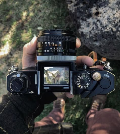 Camera Picture Aesthetic, Photography Class Aesthetic, Film Photographer Aesthetic, Photographing Aesthetic, Photo Asethic, Photography Astethic, Camera Astethic, Dslr Aesthetic, Câmaras Vintage