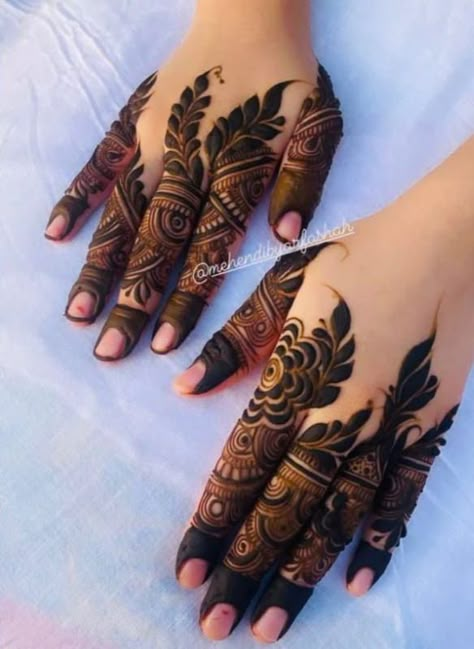 Back Fingers Mehndi Designs, Fingers Back Hand Mehndi Designs, Finger Mahandi Design, Back Finger Mehendi Designs, Stylish Fingers Mehndi Designs, Mehendi Designs For Hands New, Mehandi Design Fingers, Mehendi Designs For Finger, Simple Back Mehendi Design