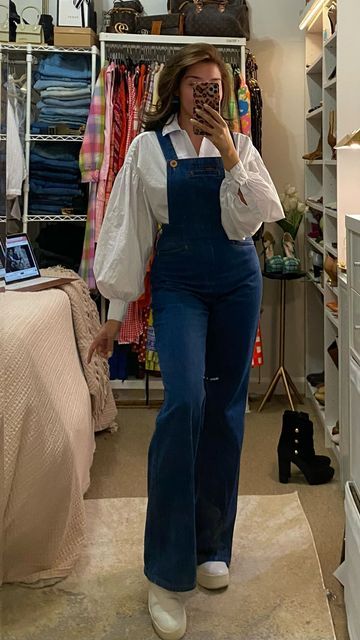 70s Fashion Overalls, Overalls Outfit 70s, 70s Overalls Outfit, Flare Overalls Outfit, Clothes Thrifting, White Overalls Outfit, 70s Overalls, 70s Fits, 70s Jumpsuit