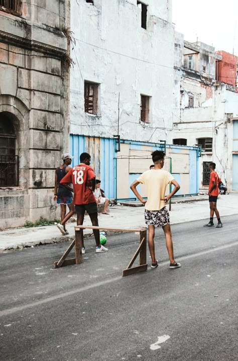 Street Soccer Aesthetic, Rudy Steiner, Futsal Court, Football 101, Soccer Aesthetic, Street Football, Street Soccer, Brazil Aesthetic, Puma X Fenty