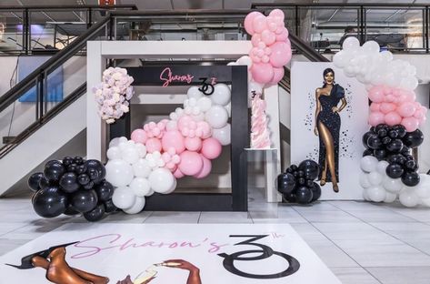 Fashion Birthday Party Decorations, Vogue Themed Birthday Party, Mansion Party Decorations, Paris Theme Backdrop, Fashion Show Decoration, Chanel Party Theme Decoration, Vogue Themed Party, Fashion Show Decor, Fashion Show Decorations Ideas