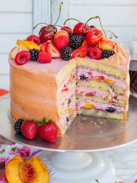 Summer Fruit Sangria Cake Recipe (video) - Tatyanas Everyday Food How To Make Fruit Cake, Mini Fruit Cake, Cake Recipes With Fruit, Fruit Cake For Birthday, Sangria Cake, Recipes With Fruit, Basic Sponge Cake Recipe, Sangria Summer, Cake With Fruit