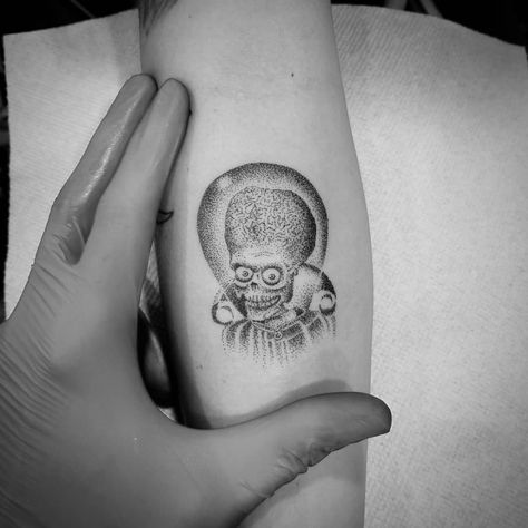 Mars Attacks Tattoo, Halloween Henna, Tim Burton Sleeve, Patch Work Tattoo, Halloween Sleeve, Mars Attack, Ufo Tattoo, Tats Ideas, Mars Attacks