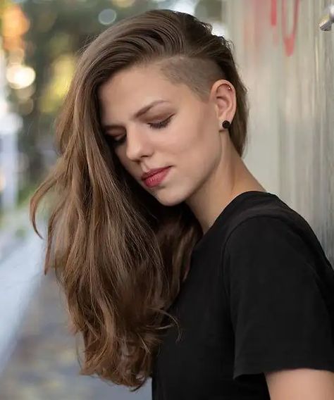 Shaved Hairstyles: One Side/Both Side, Half, Semi and Under Wavy Hair Undercut, One Side Shaved Hairstyles, Shaved Side Haircut, Shaved Long Hair, Long Hair Shaved Sides, Edgy Long Hair, Side Haircut, Shaved Hair Women, Undercut Hairstyles Women