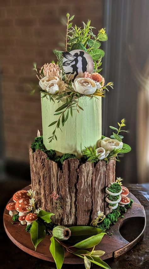 Nature Wedding Cake, Wedding Cake Nature, Forest Theme Cakes, Enchanted Forest Cake, Enchanted Forest Theme, Magical Nature, Garden Cakes, Themed Wedding Cakes, Forest Cake