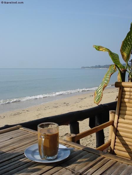 relax...coffee... Coffee On The Beach, Laura Wright, Summer Coffee, Beach Views, Beach Cafe, Good Morning World, Coastal Life, Coffee Decor, Beach Quotes