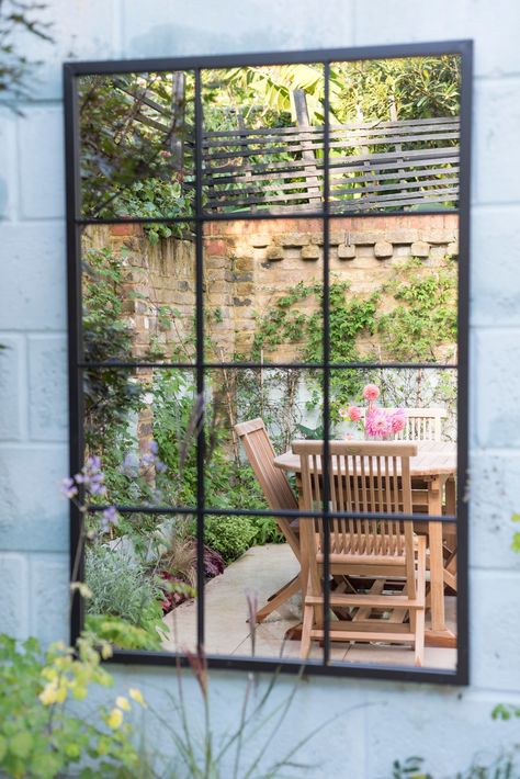 Outdoor Mirrors Garden, Garden Parasol Ideas, Small Garden House, Mirrors In The Garden, Wall Of Roses, Garden Furniture Ideas, Cozy Home Ideas, Garden Vertical, Garden Line