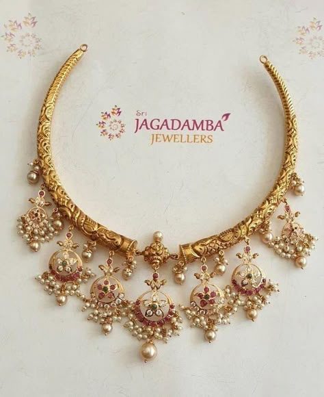 Pink Aesthetic Jewelry, Kanti Necklace, Jewelry Aesthetic Gold, Aesthetic Gold Jewelry, Rajputi Jewellery, 21 February, Antique Necklaces Design, Antique Gold Jewelry Indian, Aesthetic Gold