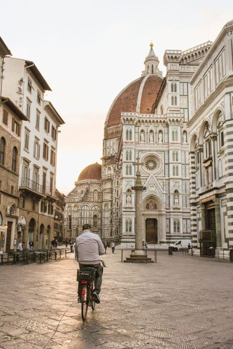 Florence Travel Guide, Amalfi Coast Positano, Florence Travel, Italy 2023, Europe 2023, Best Of Italy, Italy Tuscany, Lake Garda, Italy Trip