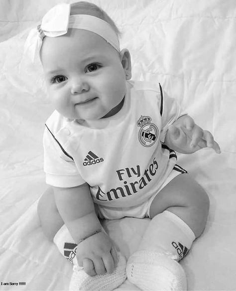 Madrid Girl, Madrid Outfits, Madrid Football Club, Real Madrid Football Club, Soccer Baby, Real Madrid Team, Baby Dior, Madrid Football, Real Madrid Football