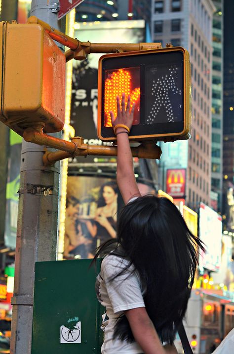 Photo New York, New York Pictures, Young Wild Free, Stop Sign, Wild Free, Traffic Light, High Five, Wild And Free, City Life