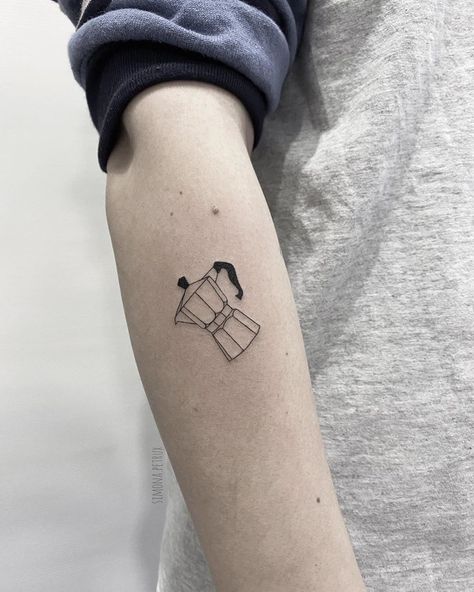 Espresso Maker Tattoo, Moka Pot Tattoo Minimalist, Cuban Coffee Tattoo, Coffee Machine Tattoo, Coffee Small Tattoo, Cafecito Tattoo, Mocha Pot Tattoo, Espresso Machine Tattoo, Espresso Tattoo Ideas