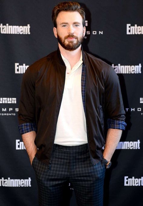 Chris Evans Says He Often Considers Quitting Acting: 'I'm Always Looking for a Way Out' Avengers Black Widow, Scott Evans, Christopher Evans, Christopher Robert Evans, Robert Evans, Chris Evans Captain America, Mark Ruffalo, Hollywood Actors, Entertainment Weekly