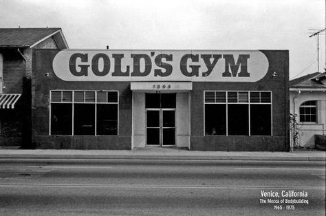 The original Gold's Gym Retro Bodybuilding, Golden Era Bodybuilding, Old School Bodybuilding, Classic Bodybuilding, Gold's Gym, Phil Heath, Muscle Beach, Pumping Iron, Vintage Los Angeles