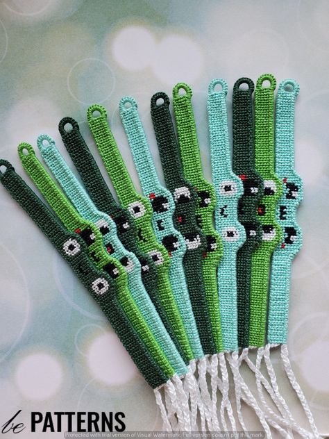 Crochet Jewelry: Boho Chic Bracelets Frog Friendship Bracelet Pattern, Crochet Friendship Bracelets, Knitted Bracelets, Embroidery Thread Bracelets, Frog Bracelet, Bracelets String, Alpha Bracelets, Chevron Friendship Bracelets, Cool Friendship Bracelets