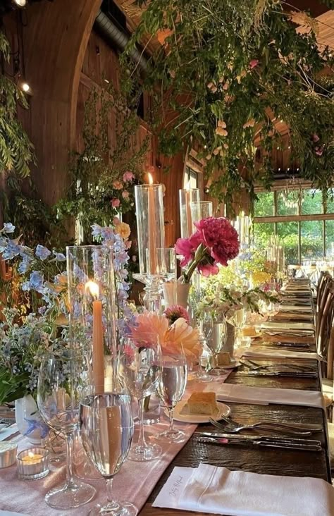 Vintage Garden Party Wedding, Colorful Elegant Wedding, Dinner Party Wedding, Fairy Wedding, Dream Wedding Ideas Dresses, Garden Party Wedding, Long Table, People Online, Wedding Dinner