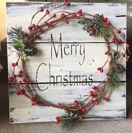 Rustic Christmas Decor Ideas, Natal Country, Pretty Christmas Decorations, Rustic Christmas Decor, Christmas Stencils, Winter Wood, Pretty Christmas, Christmas Decorations Rustic, Noel Christmas