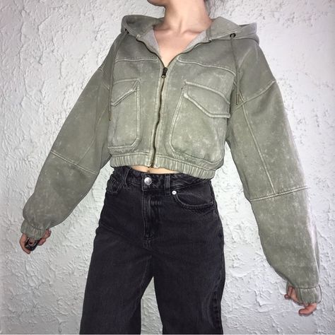 STOOSH Sage Green Cropped Long Sleeve Zip Up Hoodie Jacket Green Cropped Hoodie, Long Winter Jacket, Cropped Zip Up Hoodie, Cropped Zip Up, Hoodie Zip, Cropped Long Sleeve, Zip Up Jacket, Zip Up Hoodie, Cropped Hoodie