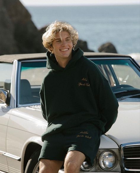 Surfer Boy Aesthetic, Surfer Guys, Surfer Hair, Surfer Boys, Surfer Boy, Palm Green, Blonde Boys, Mia 3, Blonde Guys