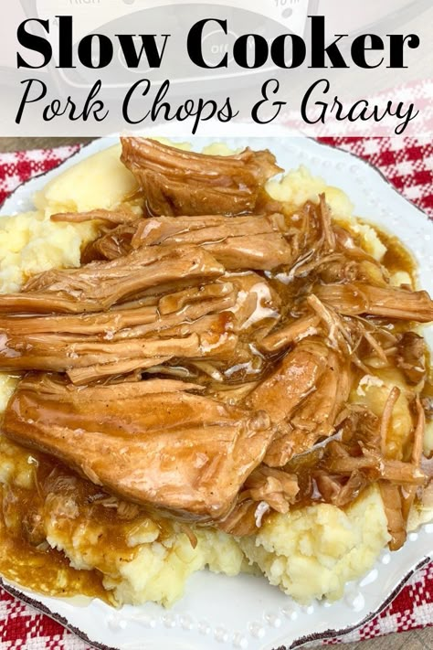 Weekly Dinner Recipes For Family, Southern Dinner Recipes For Family, Fast And Healthy Dinners, Pork Chop And Gravy Recipes, Boneless Pork Recipes, Southern Crockpot Recipes, Porkchop Crockpot Recipes, Smothered Recipes, Meat And Gravy