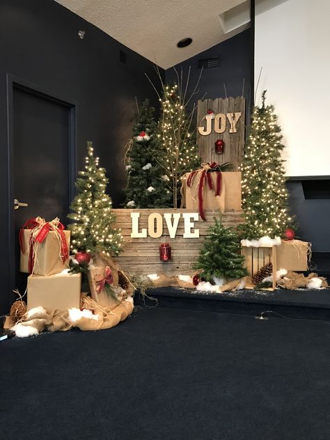 Christmas Stage Decorations, Christmas Stage Design, Church Christmas Party, Ward Christmas Party, Church Christmas Decorations, Christmas Stage, Faith Church, Christmas Photo Booth, Christmas Program