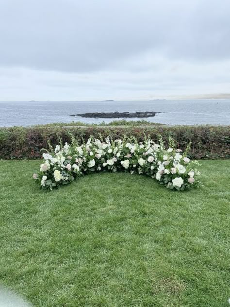 Classy Bridal Bouquet, Grounded Arch, Flower Wedding Arch, Neutral Garden, Bahamas Wedding, Altar Flowers, Wedding Ceremony Arch, Dream Wedding Decorations, Wedding Vision Board