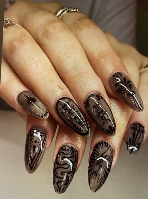 Dark Academia Nail Ideas, Gel Nail Designs Fall 2024, Victorian Style Nails, Alt Fall Nails, Dark Academia Nail Art, Vintage Style Nails, Dark Cottagecore Nails, Whimsigoth Nail Art, Ethel Cain Nails