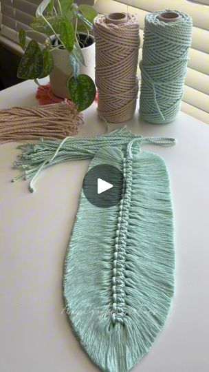 Feather Wall Hanging Diy, How To Stiffen Macrame Feathers, Makrame Feather Diy Tutorial, Macrame Feather Template, Macrame Peacock Feather, Macrame Tree Of Life With Feathers, Macrame Feather Wall Hanging, Macrame Crafts, Macrame Feathers